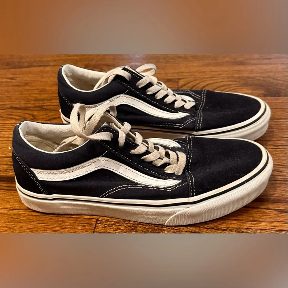 Vans kids off